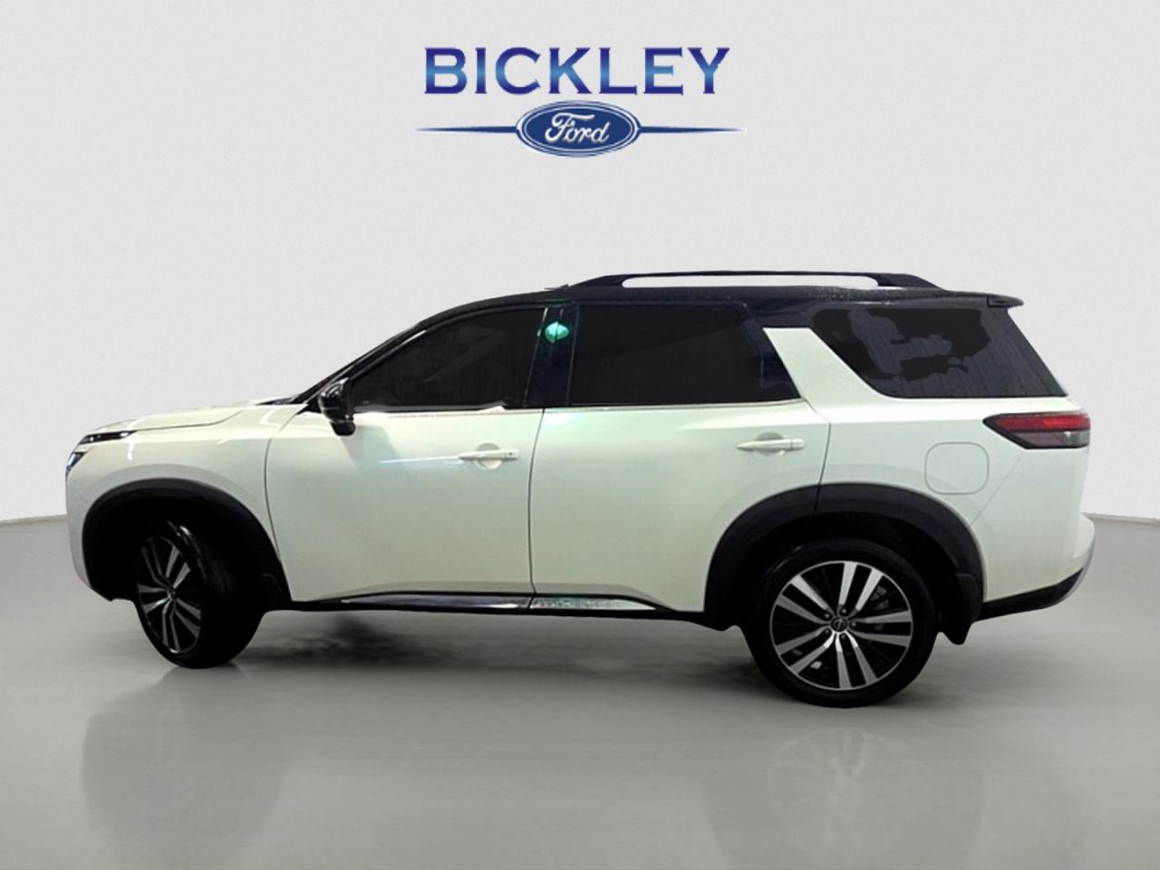 2024 Nissan Pathfinder Platinum Photo