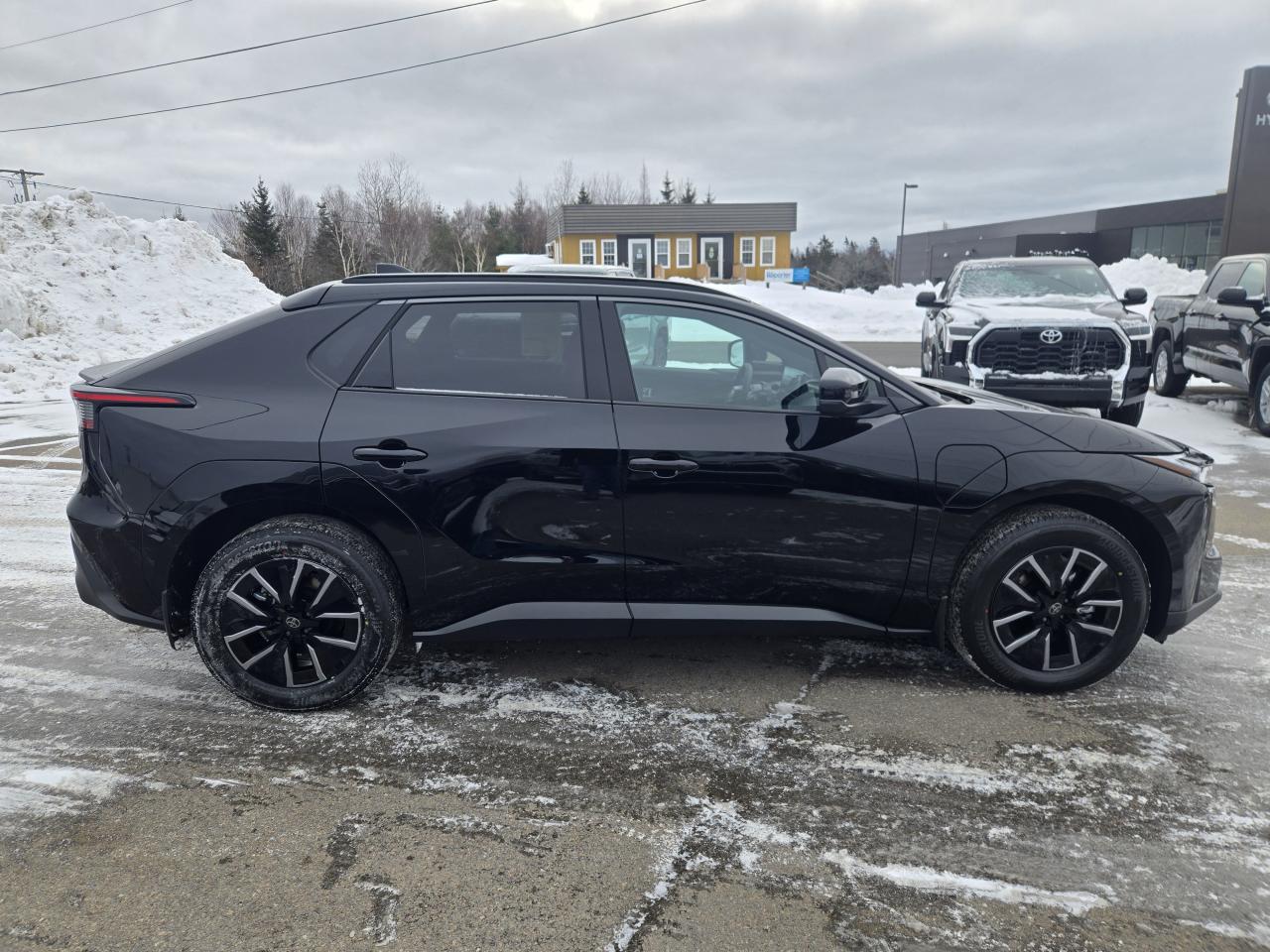 2026 Toyota bZ BZ XLE AWD Photo3