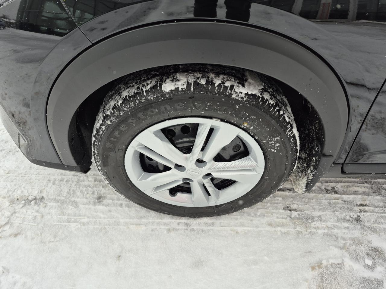 2025 Nissan Kicks Play S FWD Photo15