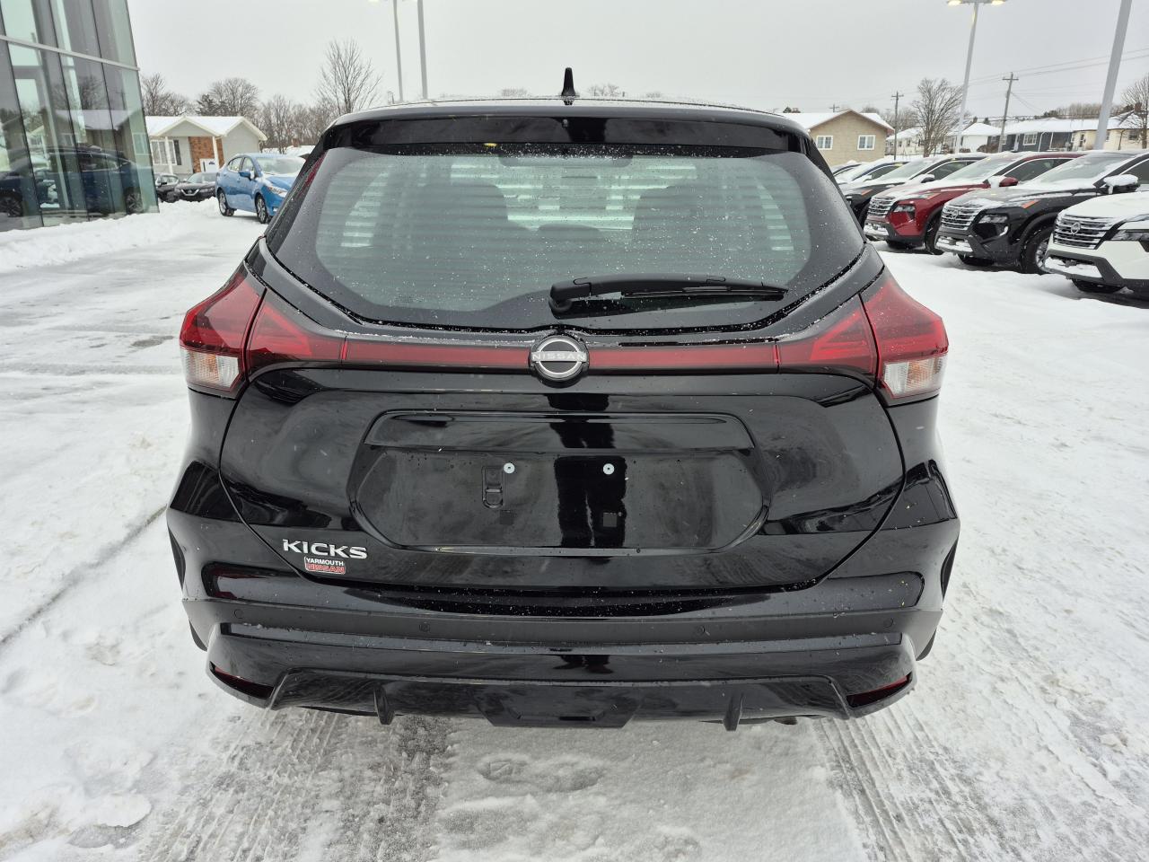 2025 Nissan Kicks Play S FWD Photo20