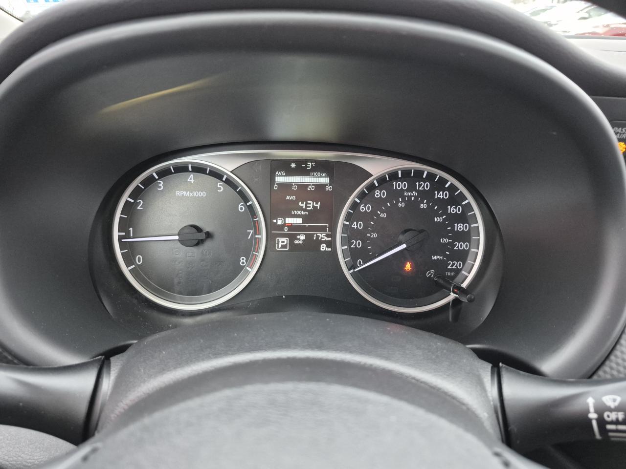 2025 Nissan Kicks Play S FWD Photo24