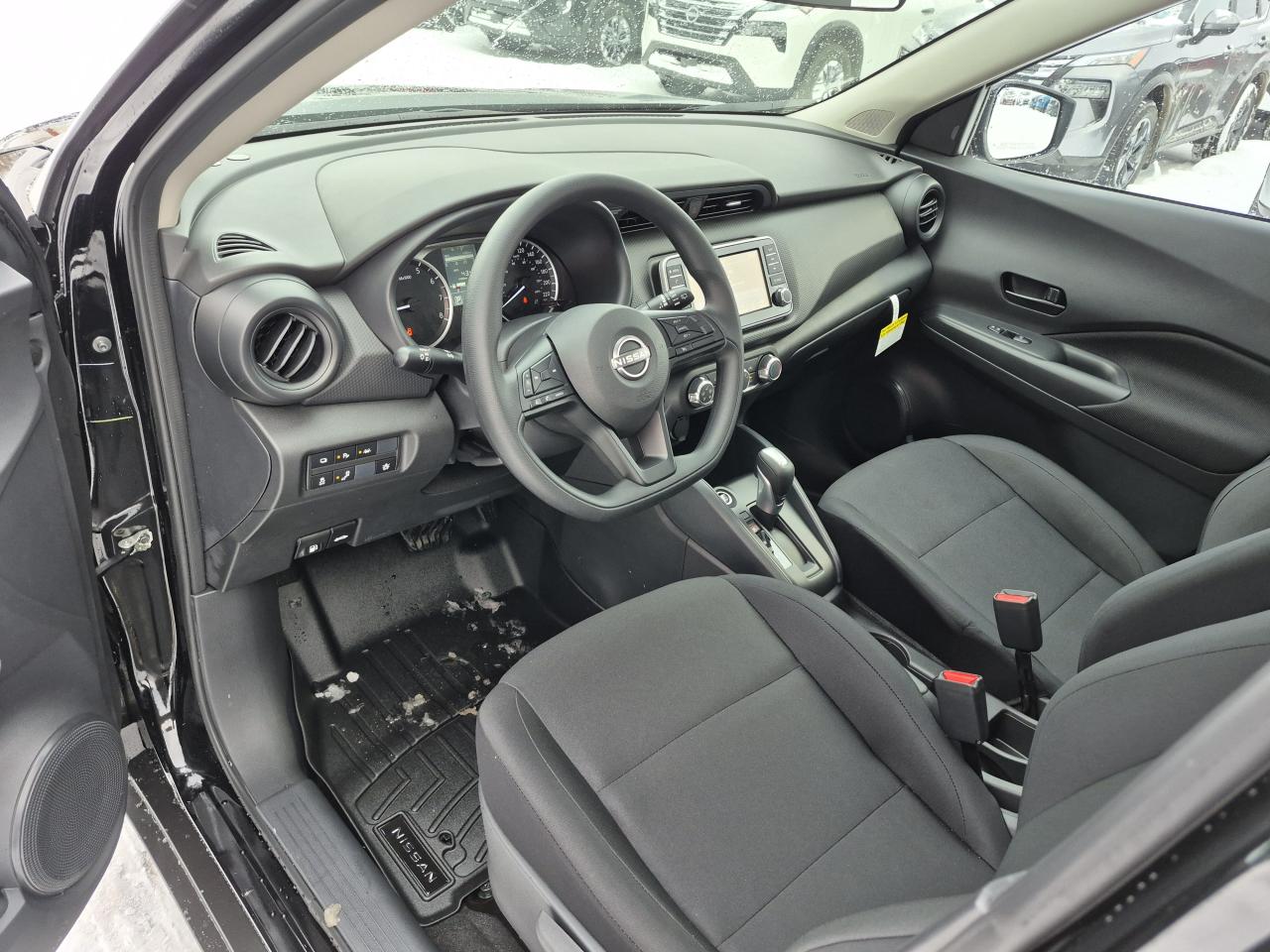 2025 Nissan Kicks Play S FWD Photo22