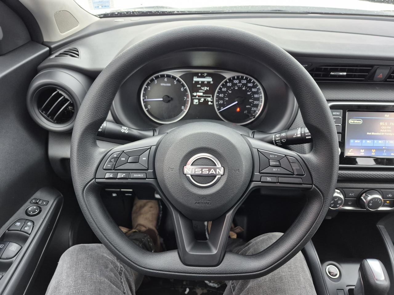 2025 Nissan Kicks Play S FWD Photo7