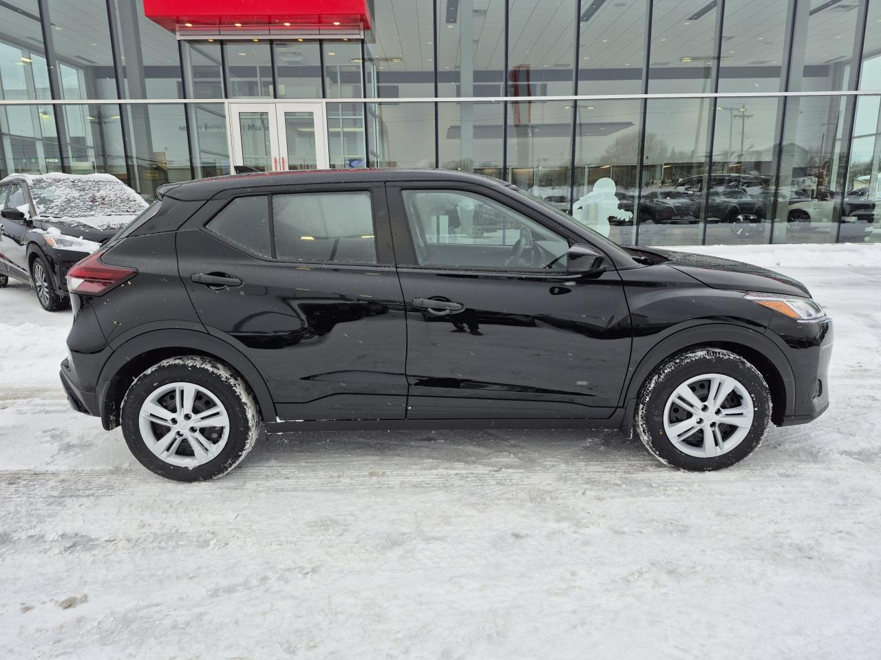 2025 Nissan Kicks Play S FWD Photo21