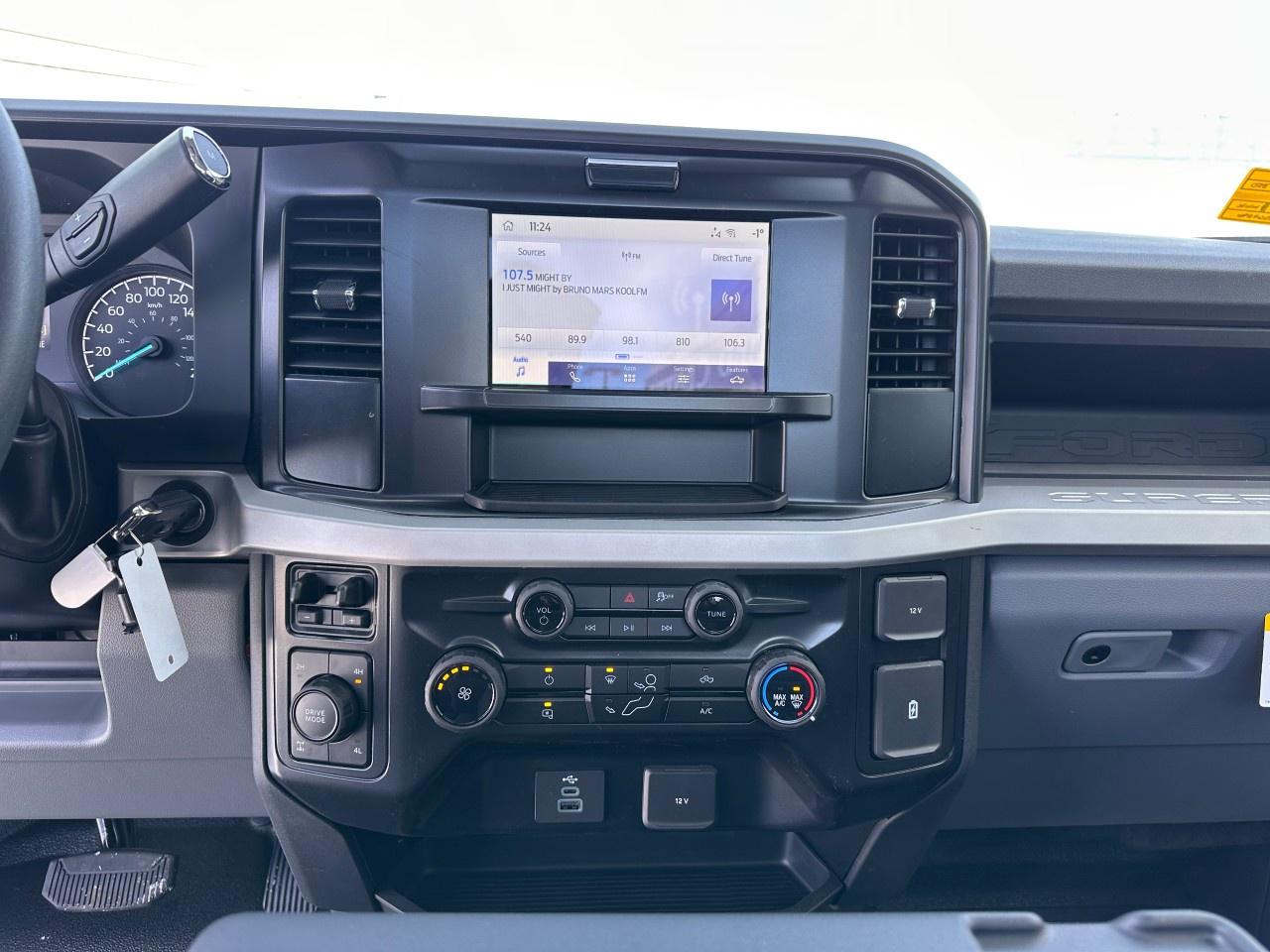 2026 Ford F-350 Super Duty SRW XL 4WD REG CAB 8' BOX Photo