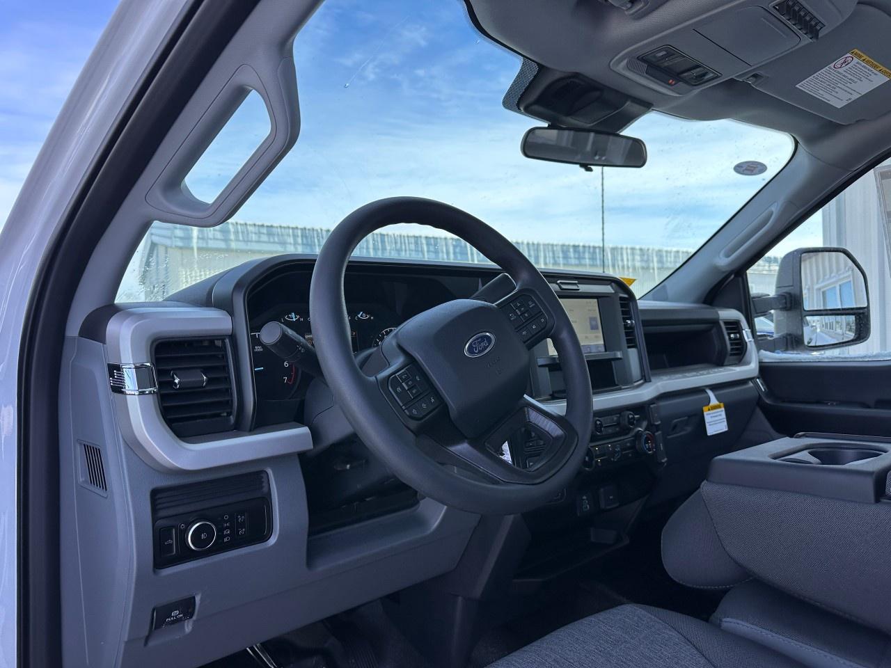 2026 Ford F-350 Super Duty SRW XL 4WD REG CAB 8' BOX Photo