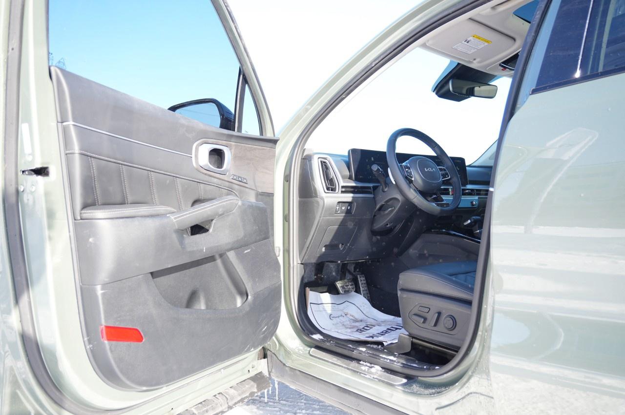 2025 Kia Sorento X-Line Limited AWD w/Black Interior Photo