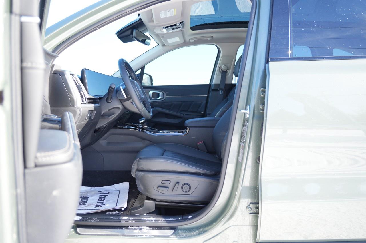 2025 Kia Sorento X-Line Limited AWD w/Black Interior Photo