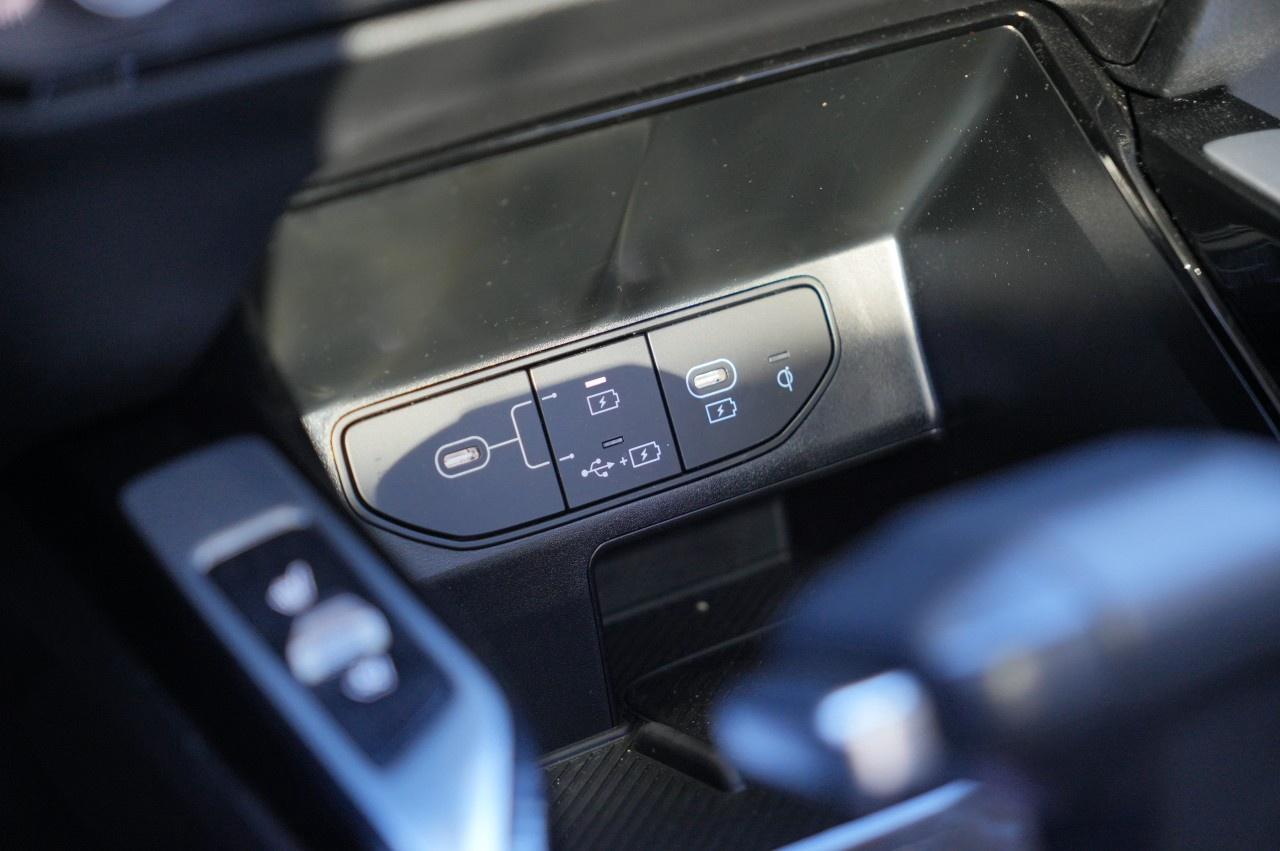 2025 Kia Sorento X-Line Limited AWD w/Black Interior Photo