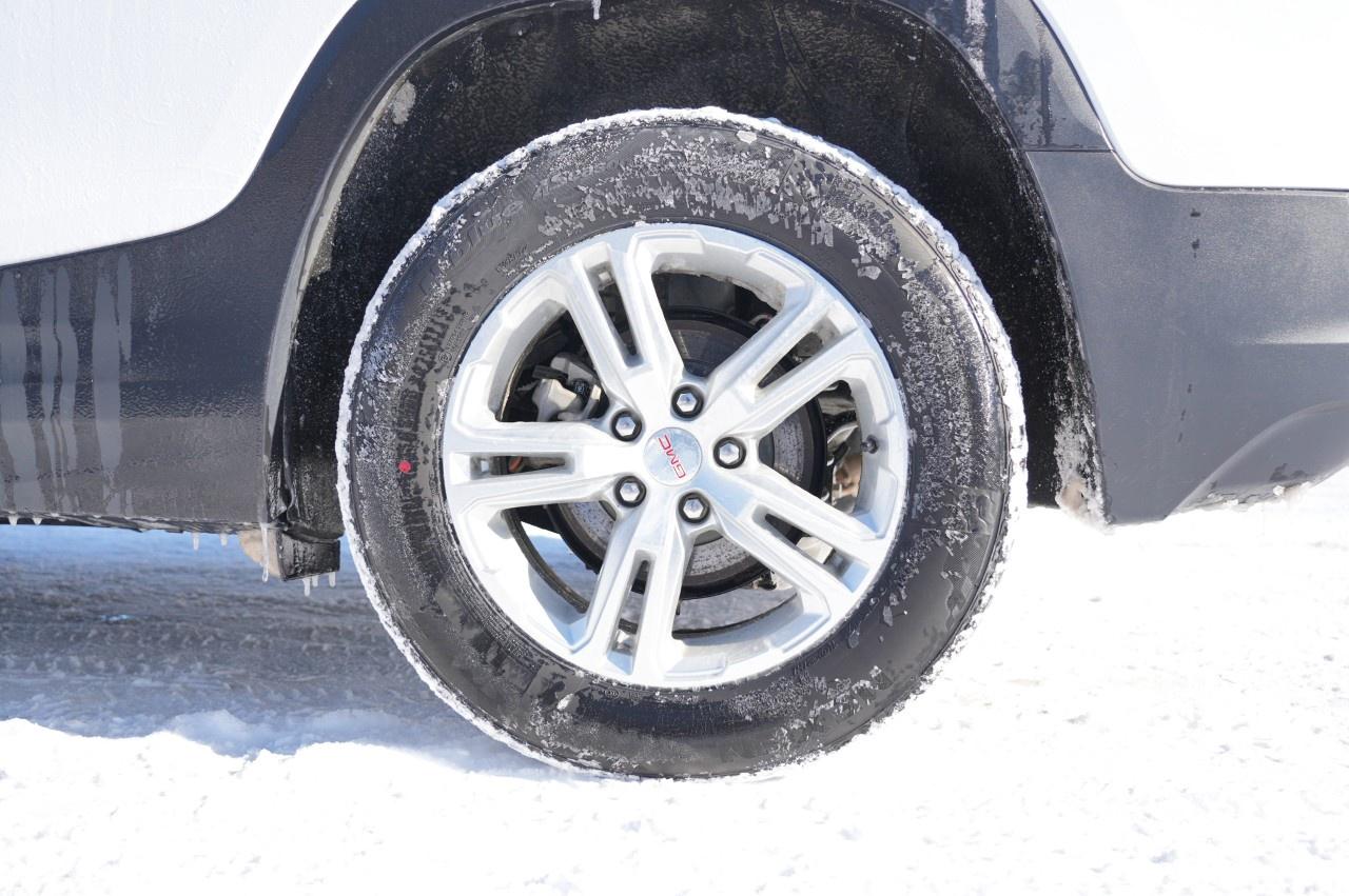 2023 GMC Terrain AWD SLE Photo