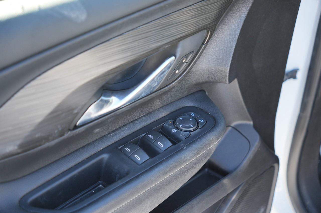 2023 GMC Terrain AWD SLE Photo