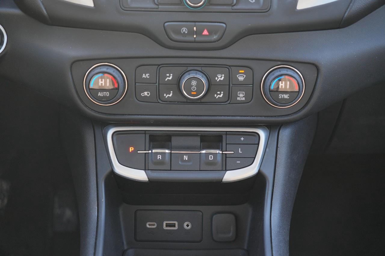 2023 GMC Terrain AWD SLE Photo