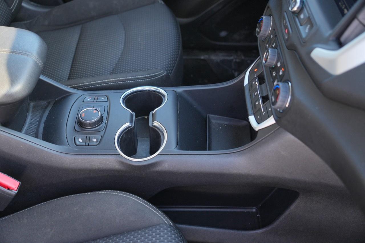 2023 GMC Terrain AWD SLE Photo