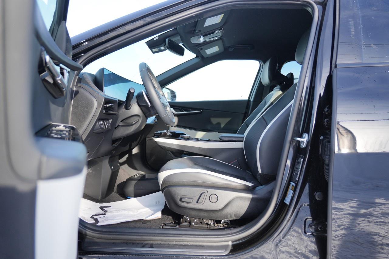 2024 Kia EV6 Land w/GT-Line Pkg 1 AWD Photo