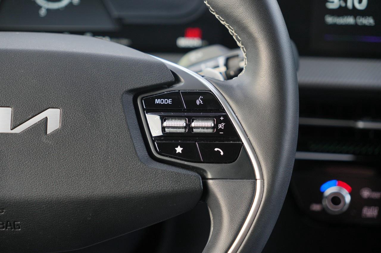 2024 Kia EV6 Land w/GT-Line Pkg 1 AWD Photo