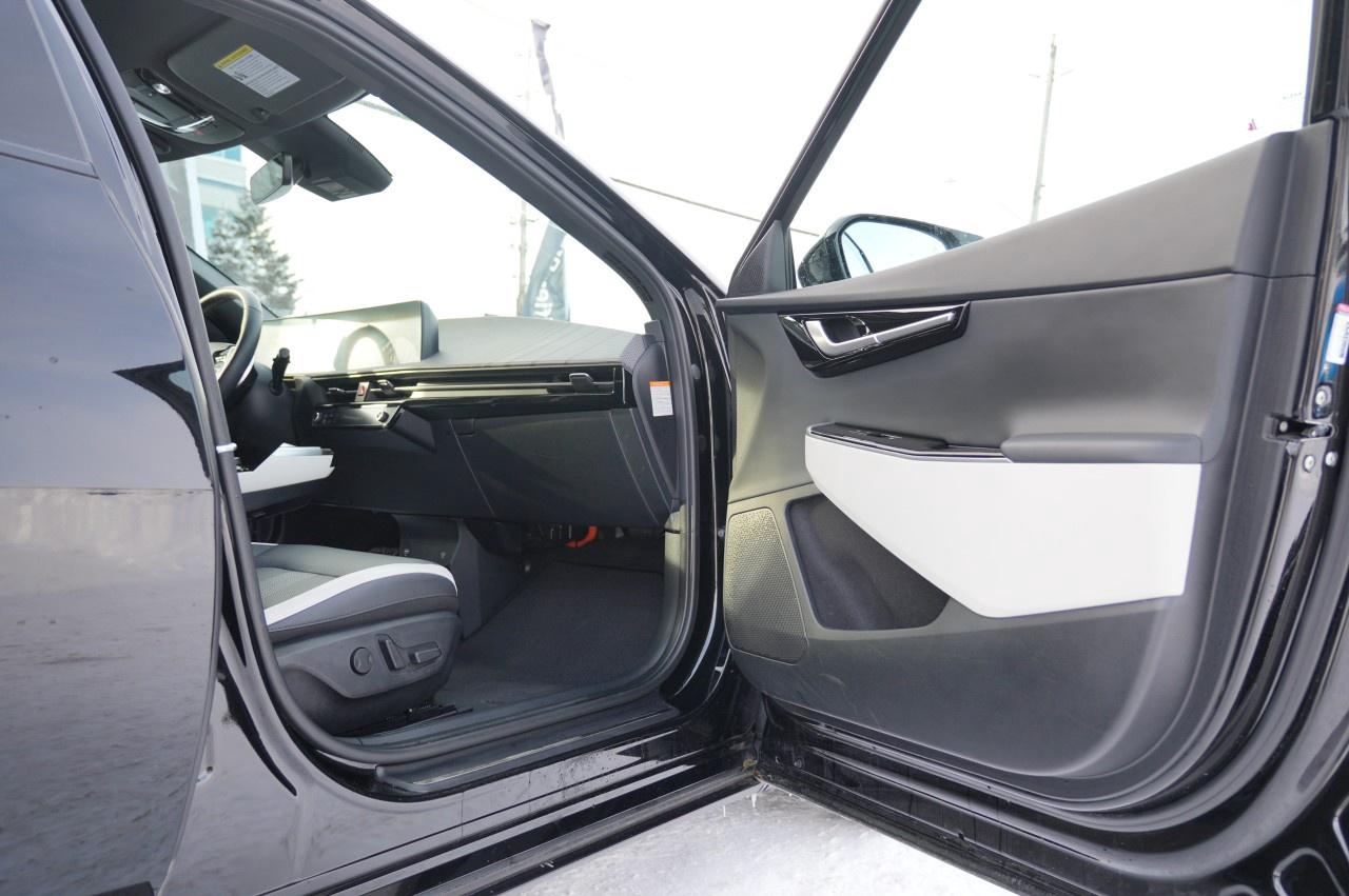 2024 Kia EV6 Land w/GT-Line Pkg 1 AWD Photo