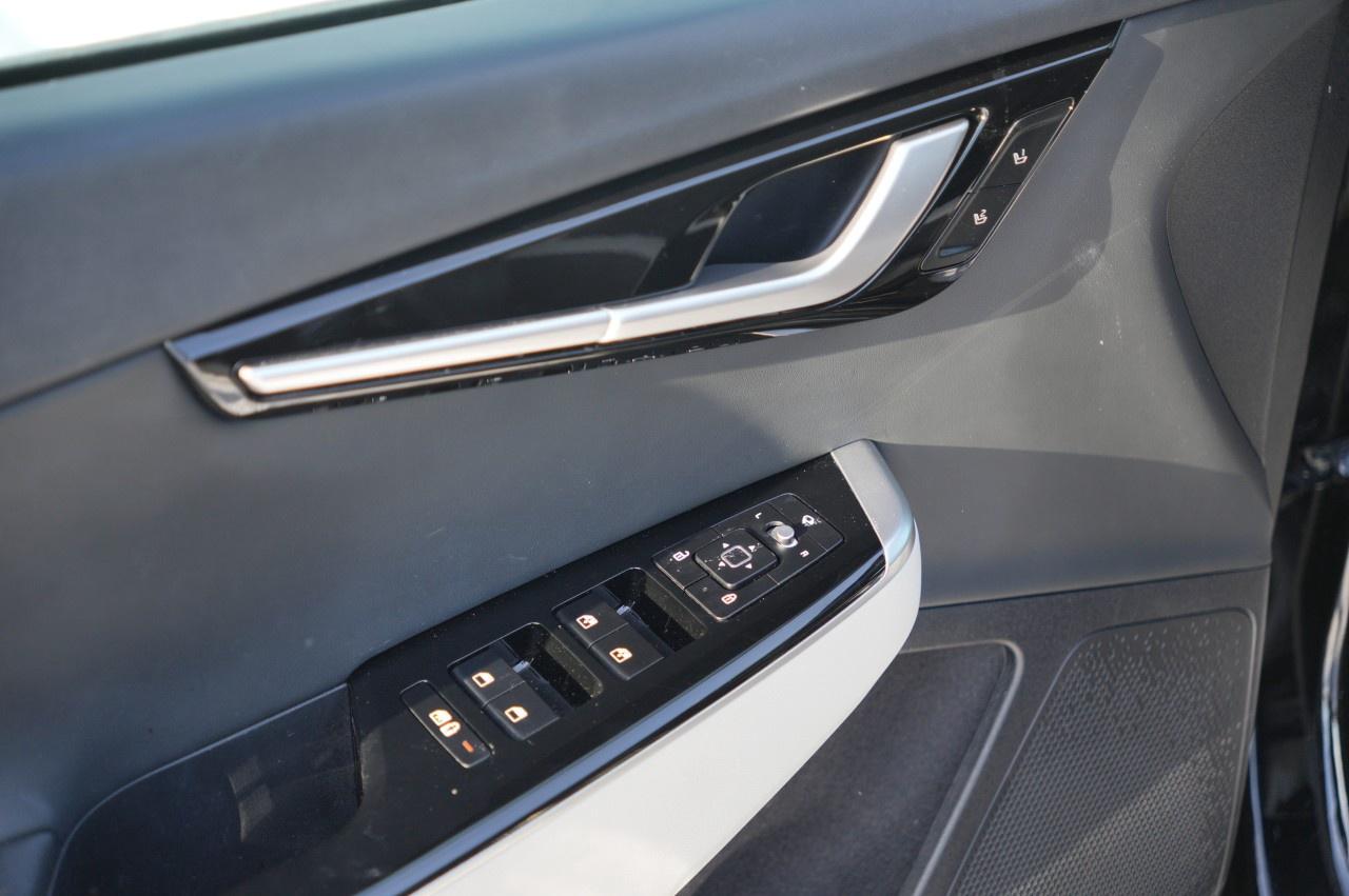 2024 Kia EV6 Land w/GT-Line Pkg 1 AWD Photo