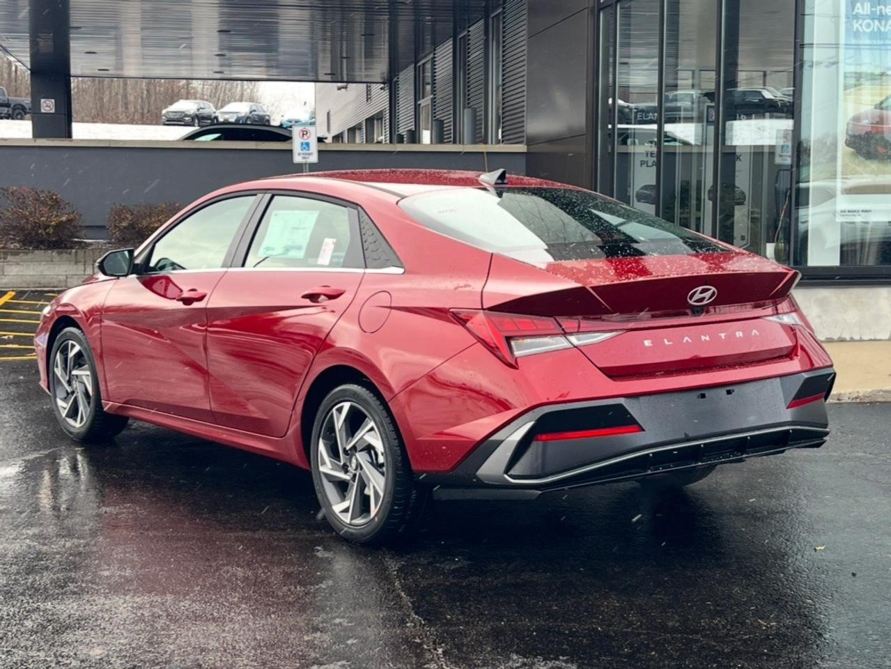 2026 Hyundai Elantra Hybrid Luxury Sedan Photo4