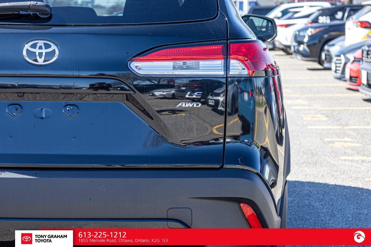 2023 Toyota Corolla Cross LE Photo