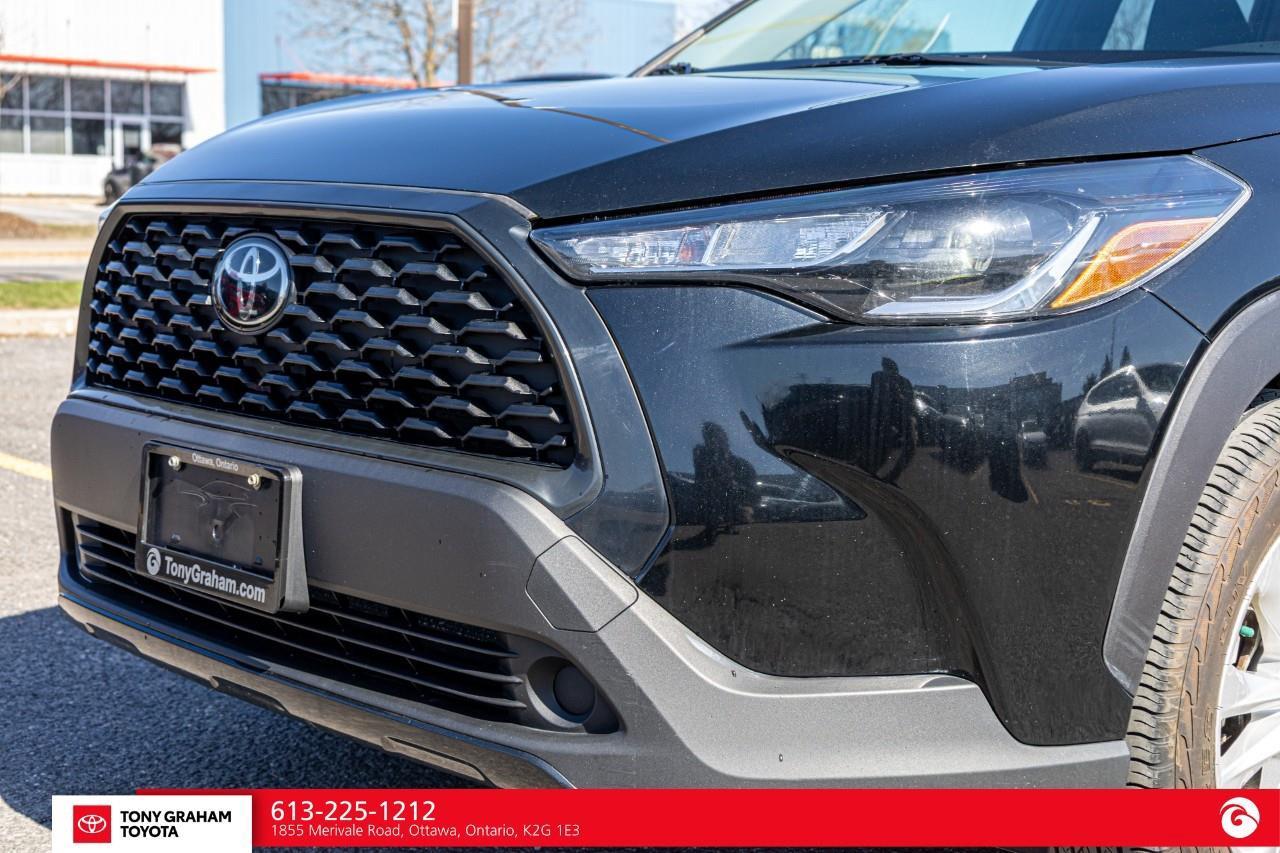 2023 Toyota Corolla Cross LE Photo