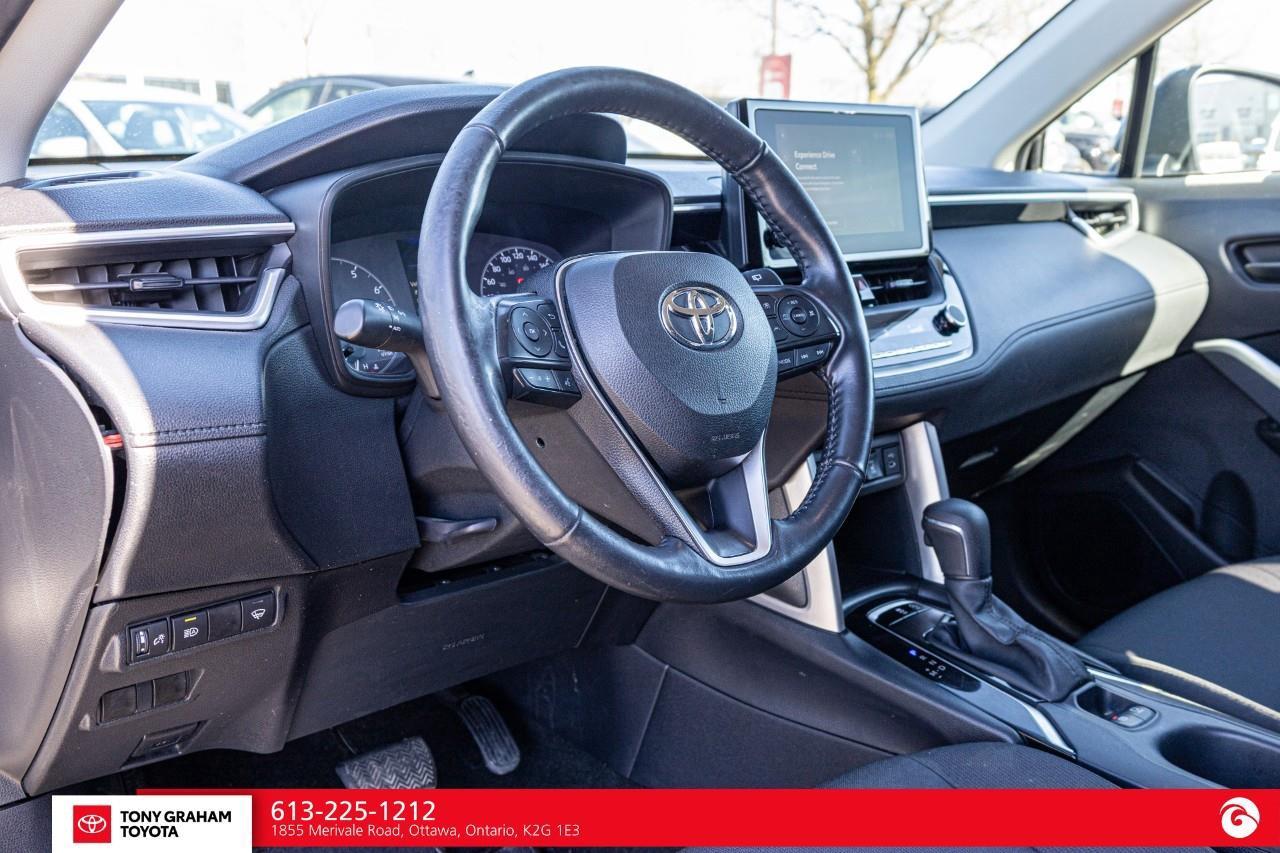 2023 Toyota Corolla Cross LE Photo