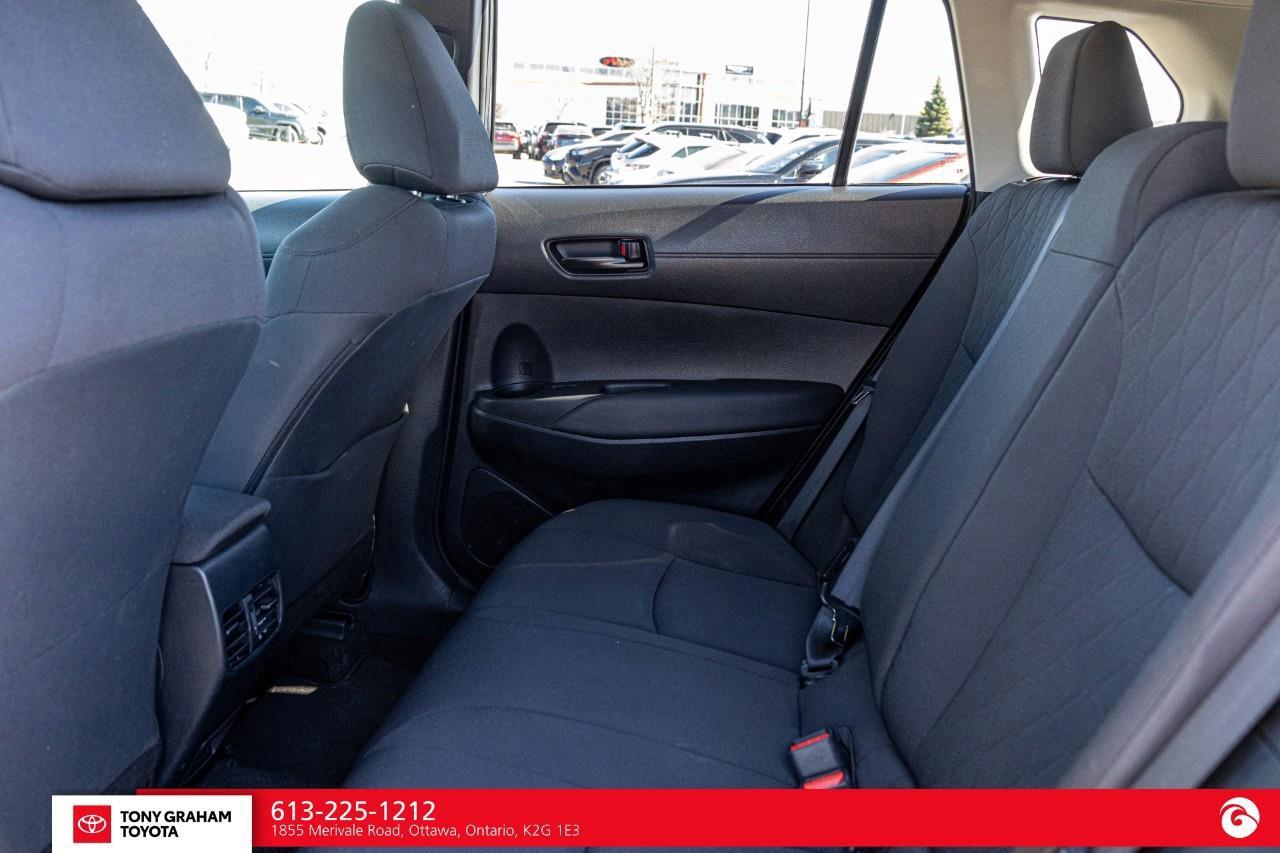 2023 Toyota Corolla Cross LE Photo