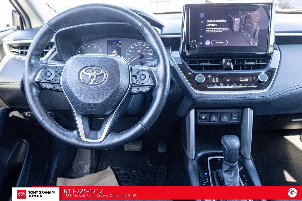 2023 Toyota Corolla Cross LE Photo