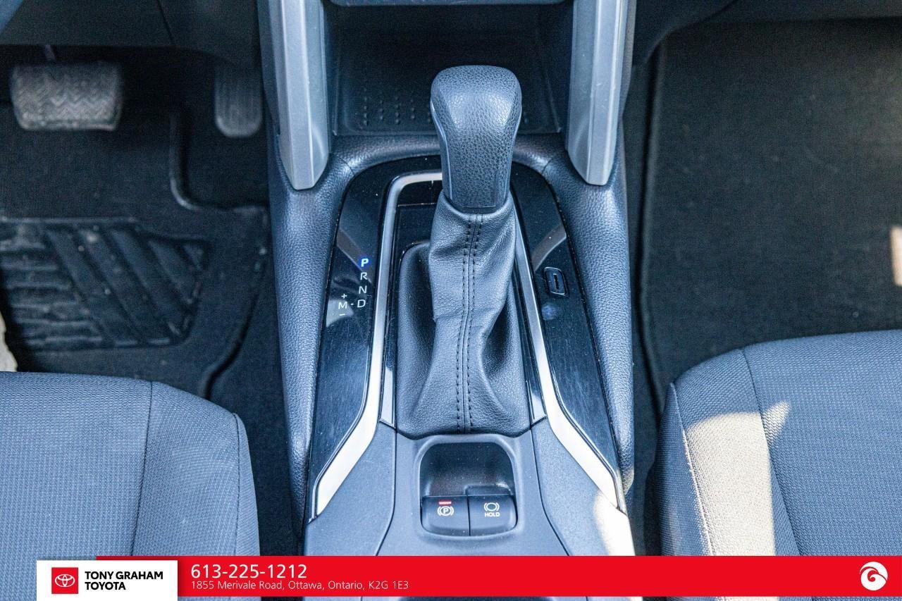 2023 Toyota Corolla Cross LE Photo