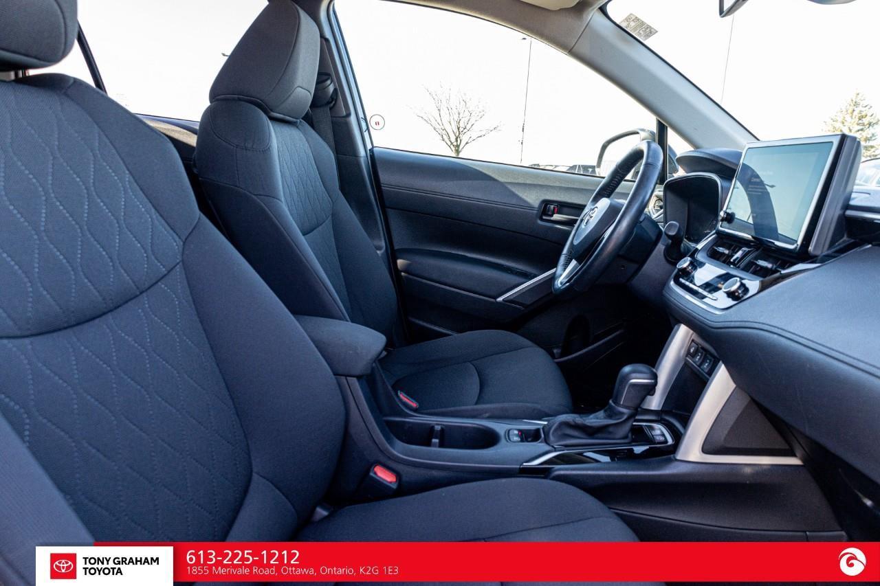 2023 Toyota Corolla Cross LE Photo