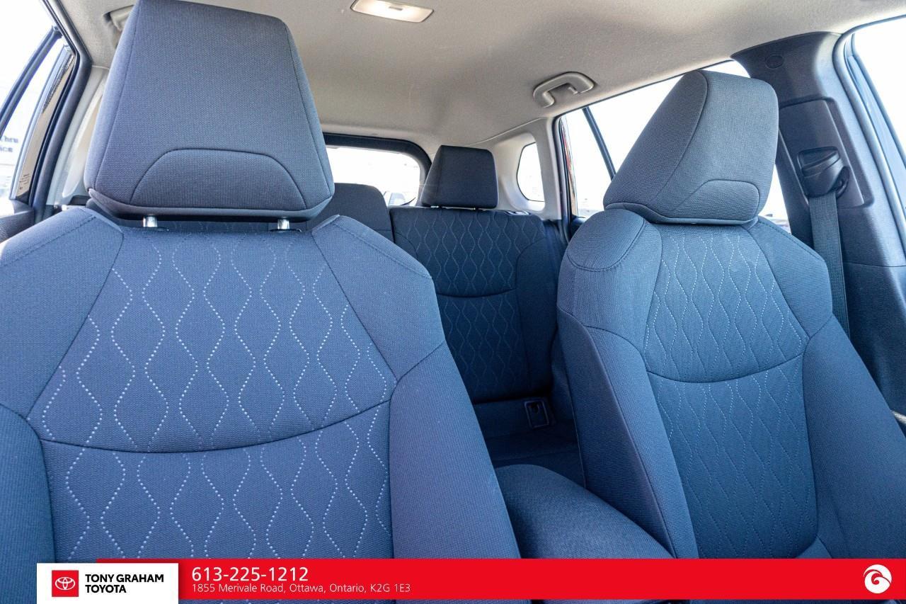2023 Toyota Corolla Cross LE Photo