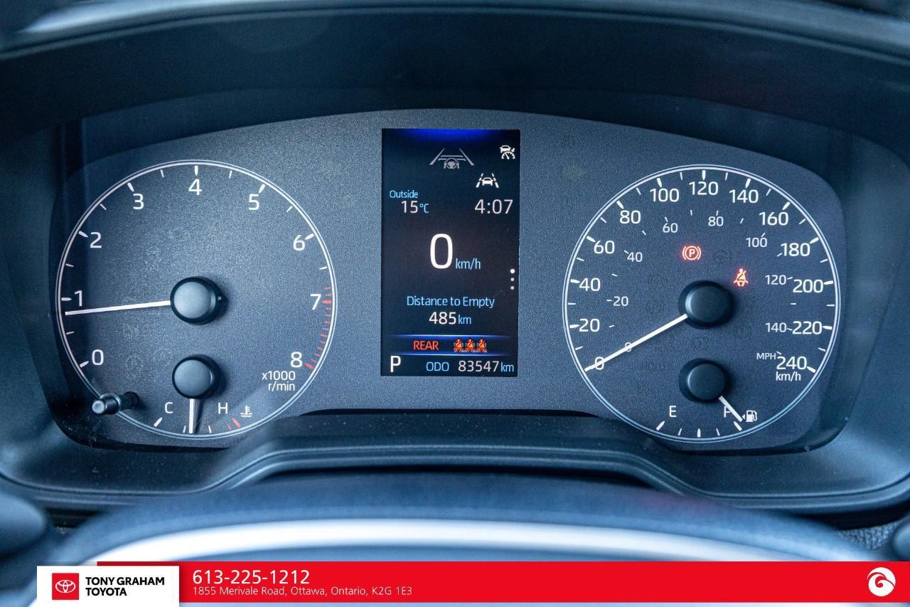 2023 Toyota Corolla Cross LE Photo