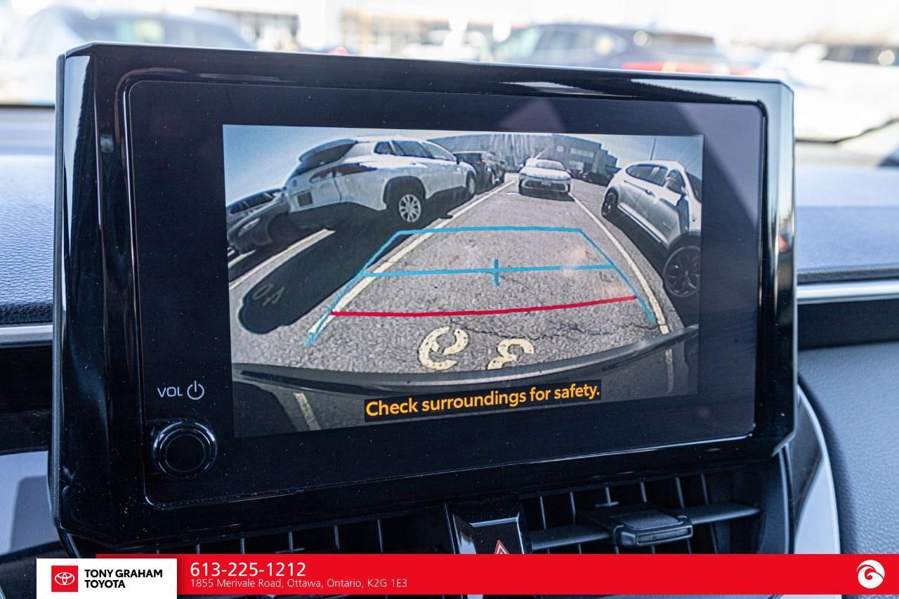 2023 Toyota Corolla Cross LE Photo