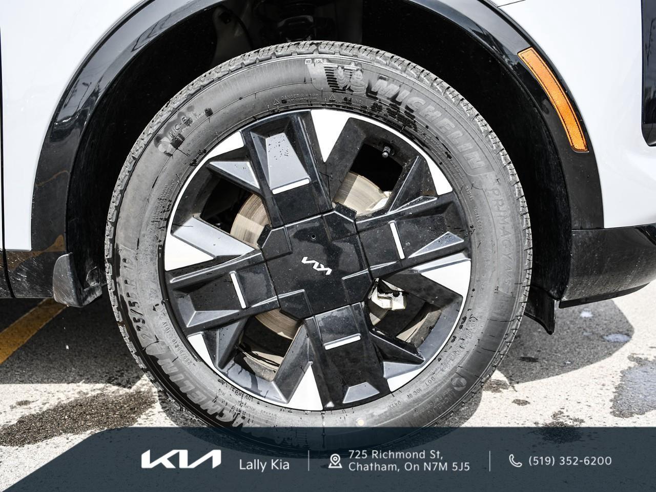 2026 Kia Sportage EX Premium w/Black Interior 2026 Kia Sportage – EX Premium | 1.99% OAC up to 60 months | Dealership Demo Photo