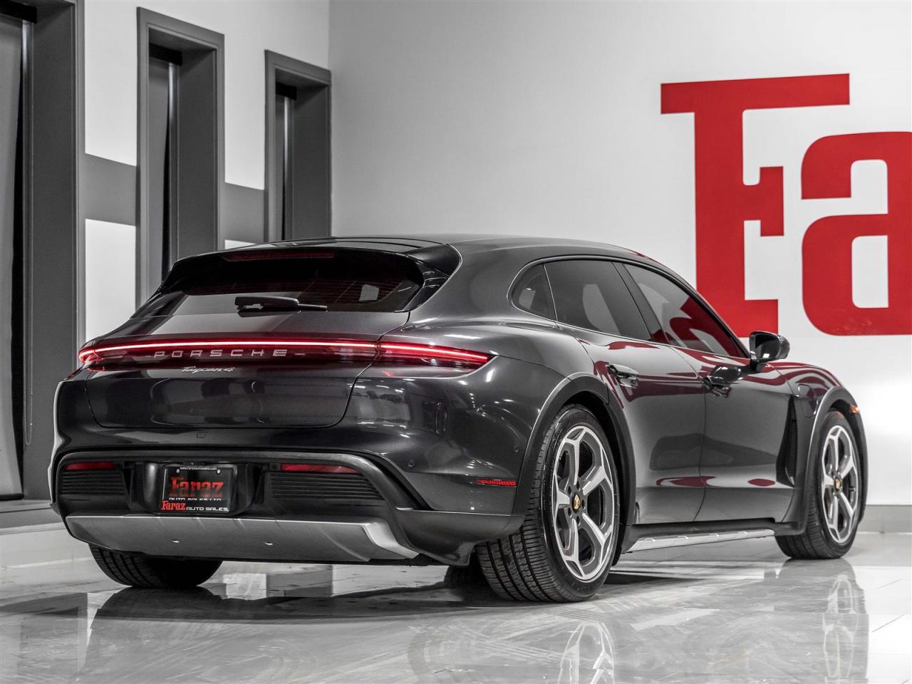 2022 Porsche Taycan 4|CROSS TURISMO|PREMIUM|TECH|NIGHT VIEW|LOADED Photo