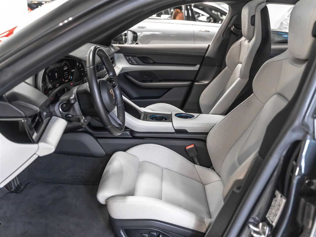 2022 Porsche Taycan 4|CROSS TURISMO|PREMIUM|TECH|NIGHT VIEW|LOADED Photo