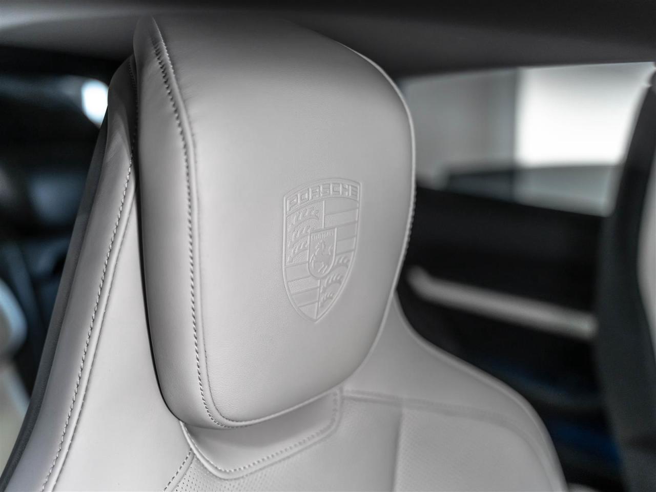 2022 Porsche Taycan 4|CROSS TURISMO|PREMIUM|TECH|NIGHT VIEW|LOADED Photo