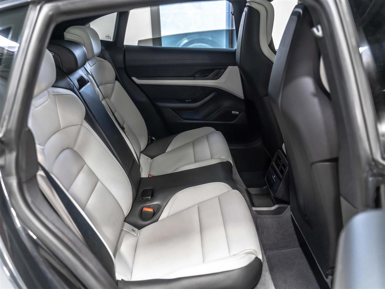 2022 Porsche Taycan 4|CROSS TURISMO|PREMIUM|TECH|NIGHT VIEW|LOADED Photo