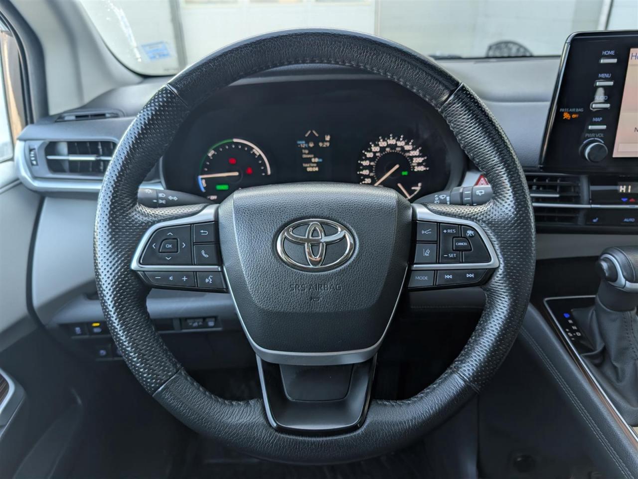 2023 Toyota Sienna XLE - 8 PASS - SUNROOF - LEATHER - TECH FEATS Photo