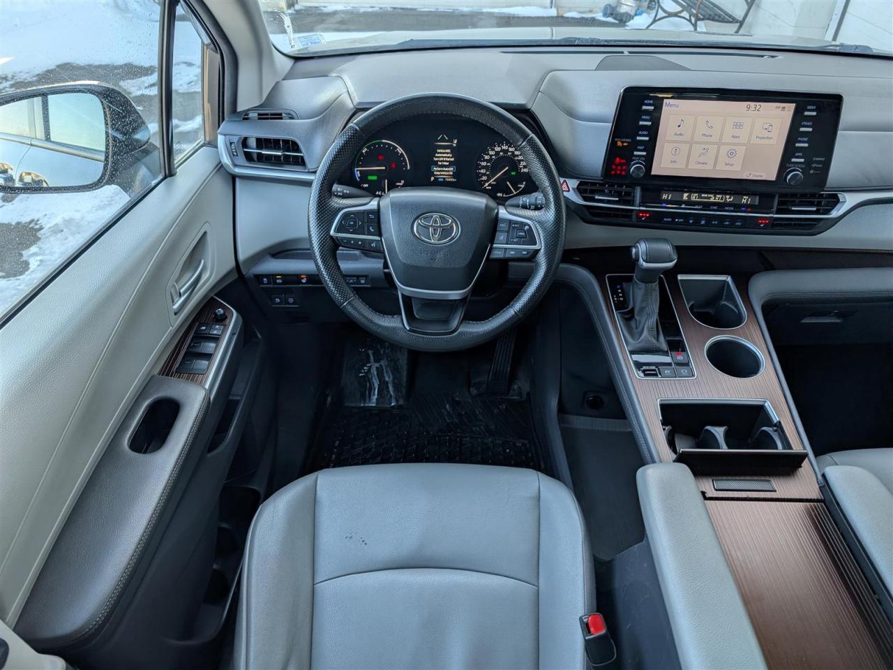 2023 Toyota Sienna XLE - 8 PASS - SUNROOF - LEATHER - TECH FEATS Photo