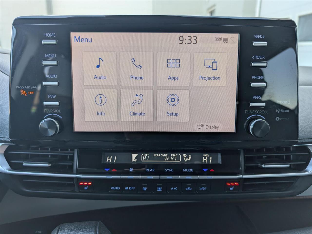 2023 Toyota Sienna XLE - 8 PASS - SUNROOF - LEATHER - TECH FEATS Photo