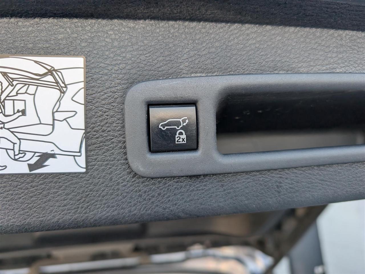 2023 Toyota Sienna XLE - 8 PASS - SUNROOF - LEATHER - TECH FEATS Photo