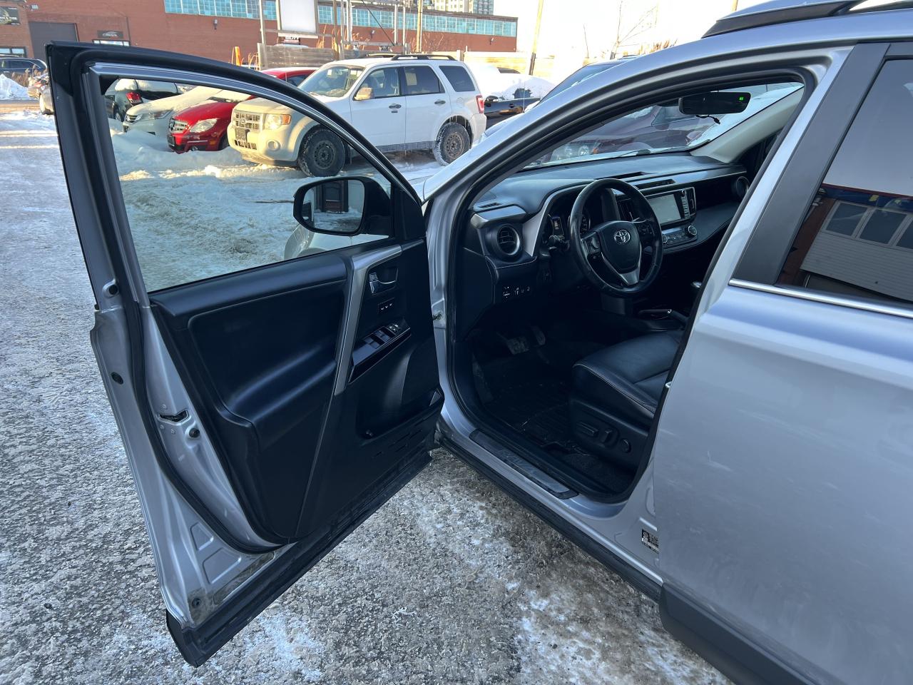 2018 Toyota RAV4 Hybrid Limited Photo