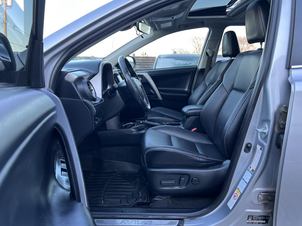 2018 Toyota RAV4 Hybrid Limited Photo