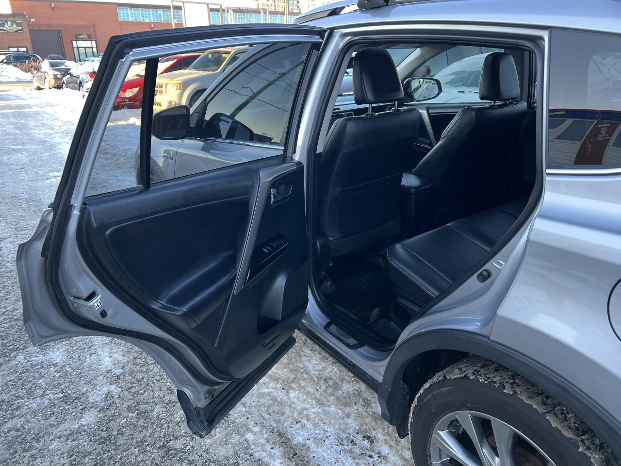 2018 Toyota RAV4 Hybrid Limited Photo