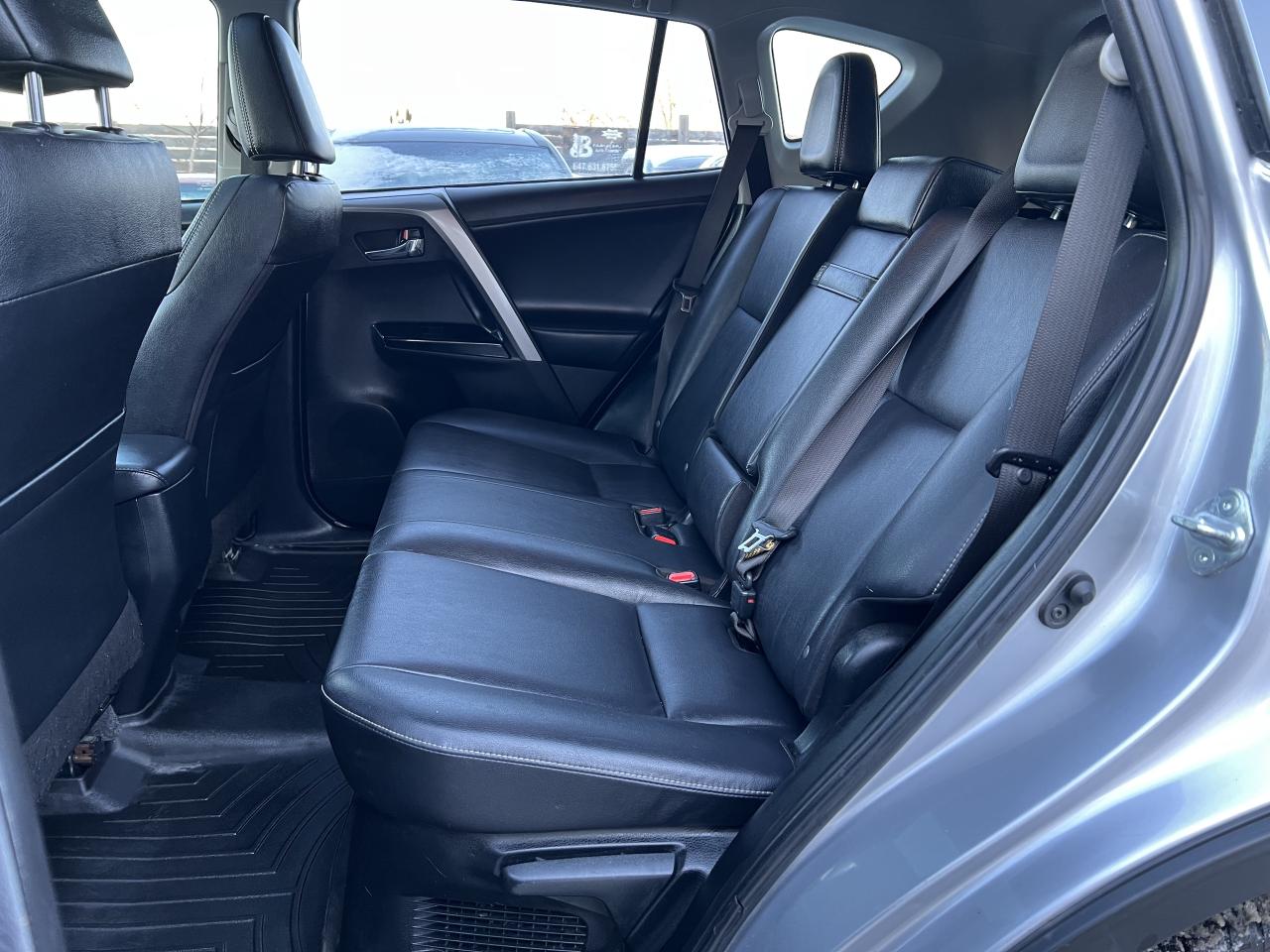 2018 Toyota RAV4 Hybrid Limited Photo