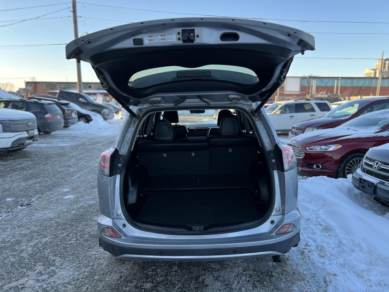 2018 Toyota RAV4 Hybrid Limited Photo