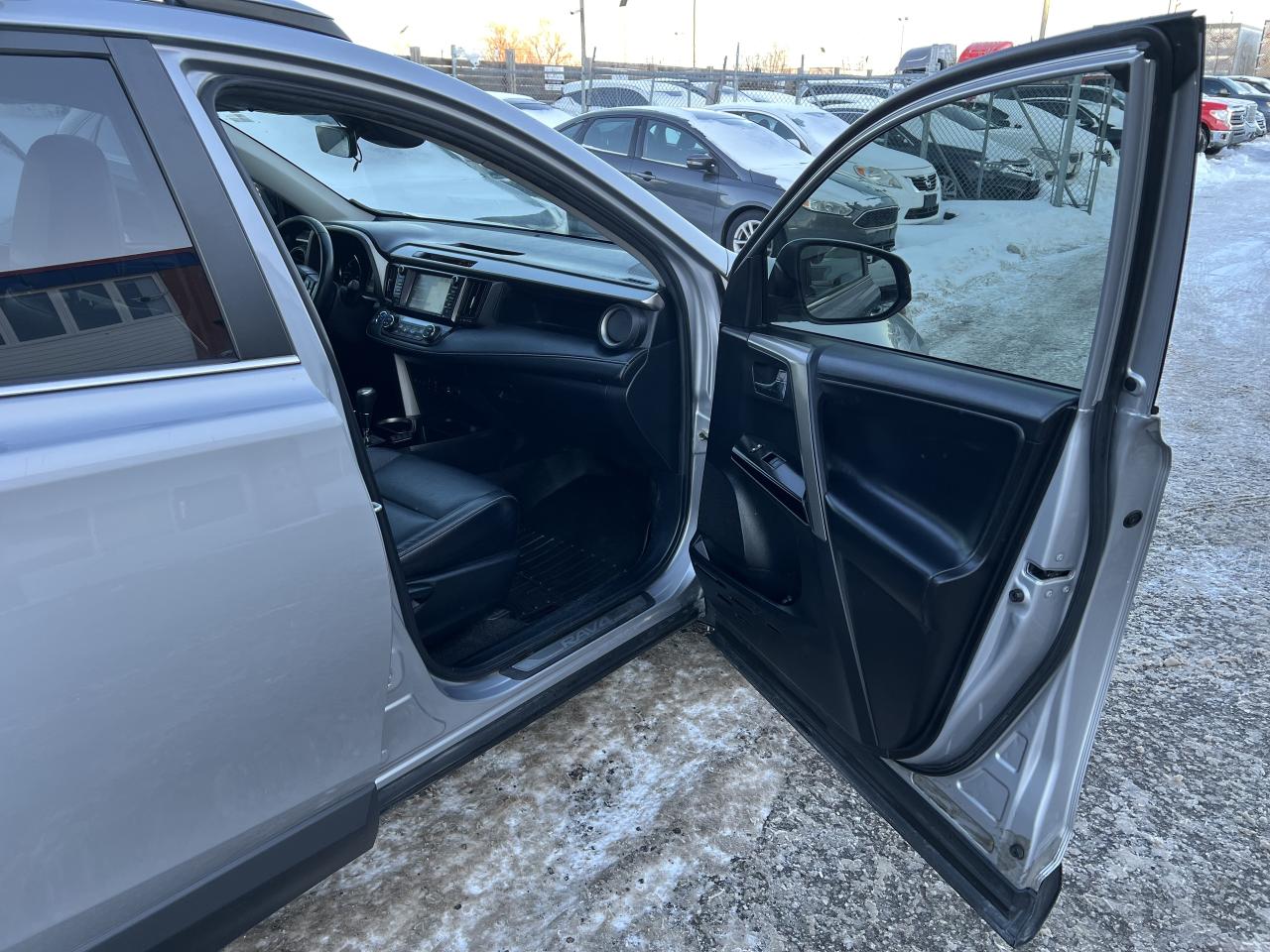 2018 Toyota RAV4 Hybrid Limited Photo