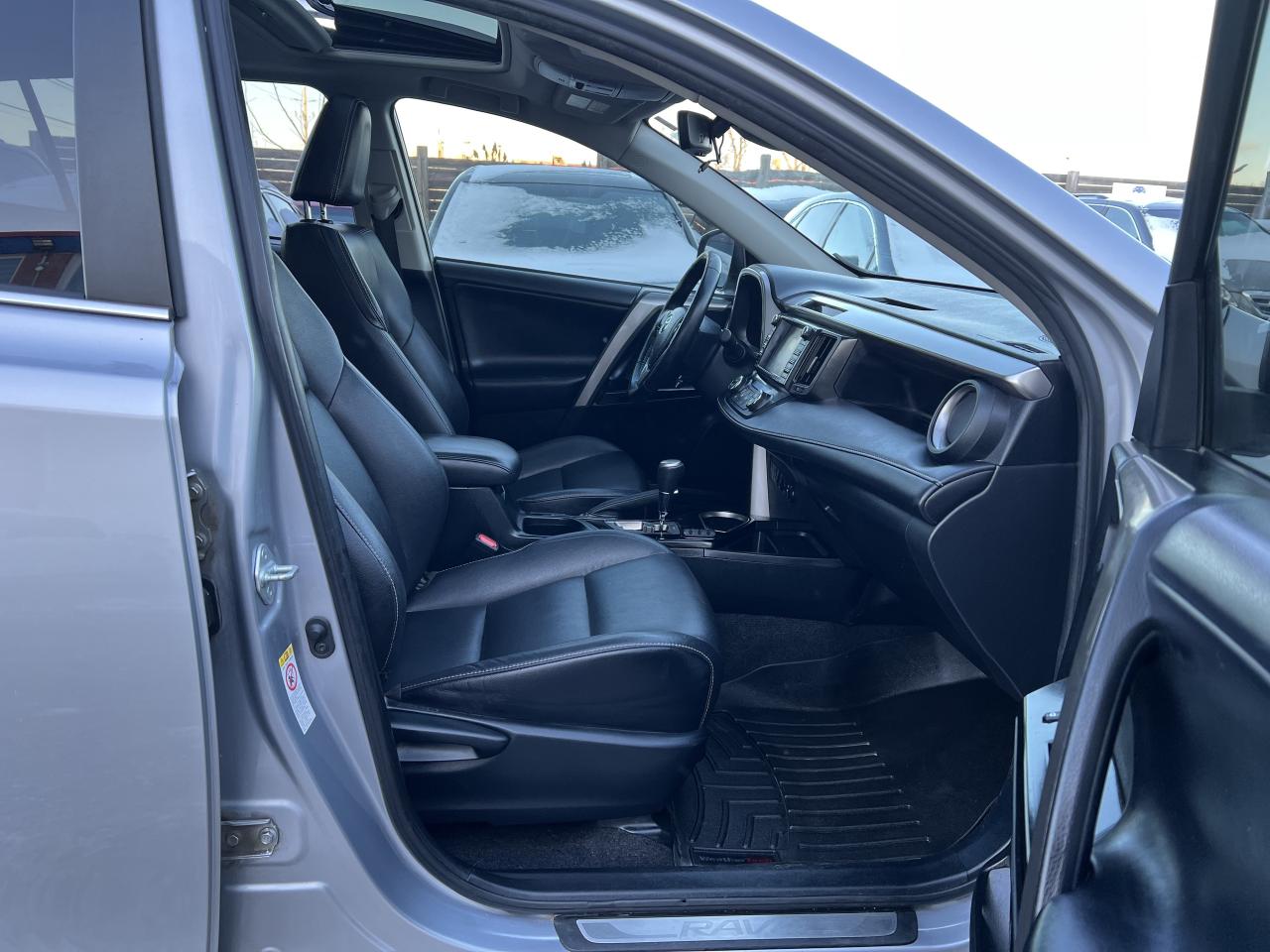 2018 Toyota RAV4 Hybrid Limited Photo