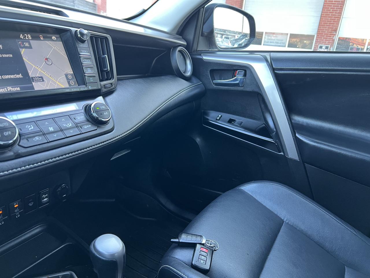 2018 Toyota RAV4 Hybrid Limited Photo