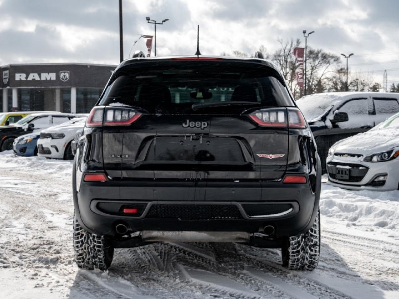 2021 Jeep Cherokee Trailhawk Photo